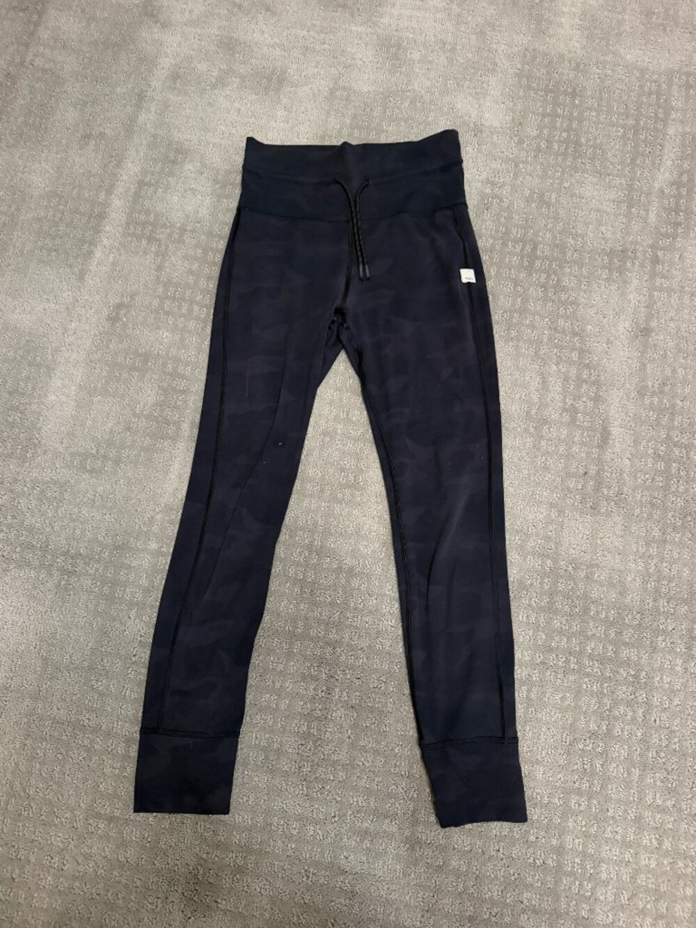 Vuori Daily Legging Black Camo Size XS